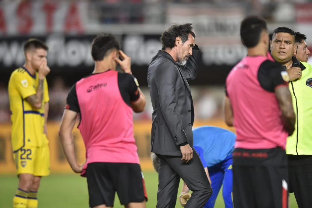 Eduardo Domínguez, shockeado por lo que le ocurrió a Altamirano. (Getty)