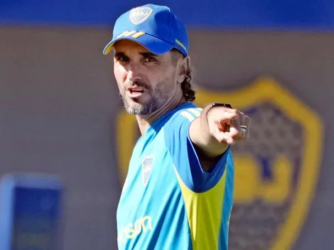 Martínez probó un equipo y todos los hinchas de Boca le pidieron que haga un cambio