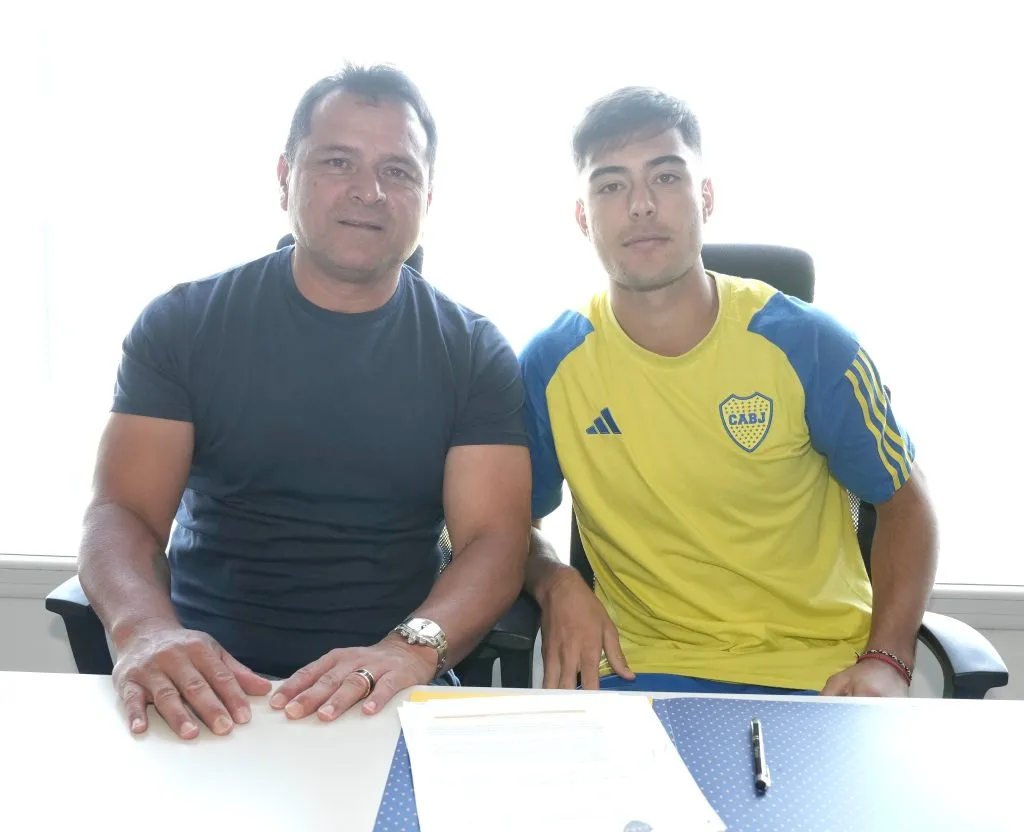 Anselmino, blindado en Boca.