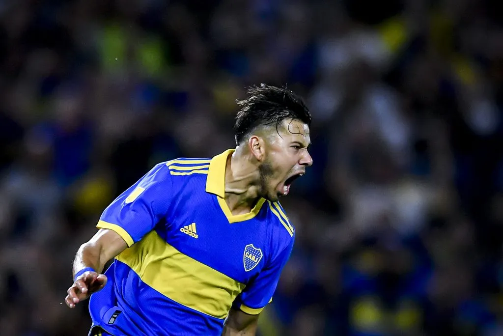 Oscar Romero gritando un gol en La Bombonera. Foto: Getty