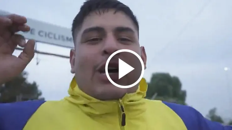 La felicidad del hincha de Boca se ve en la cara de este hombre.