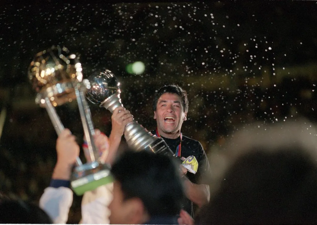 Pepe Basualdo, festejando tras ganarle a Real Madrid. (Getty)
