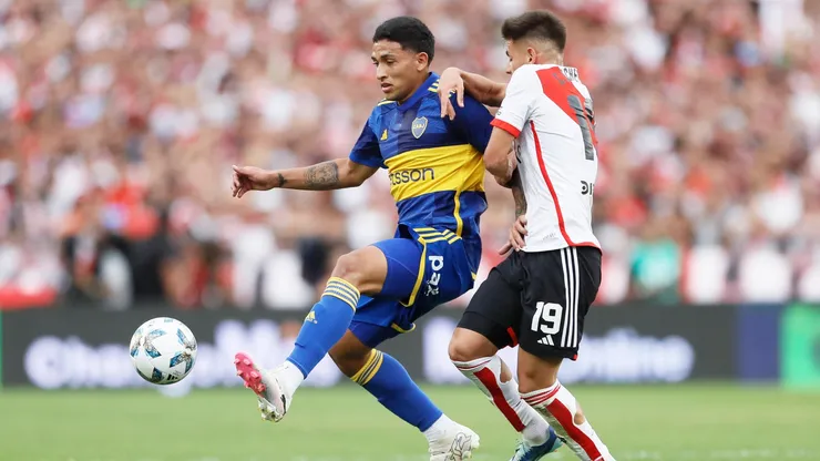 Dónde ver el partido y quiénes relatan el Superclásico.
