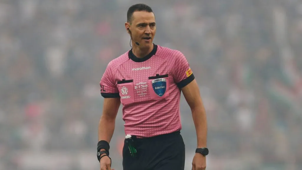 Wilmar Roldán fue el árbitro en la derrota de Boca frente a Fluminense. (Getty)