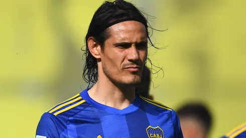 Como Tarzán: el curioso look de Cavani en la presentación de su vino