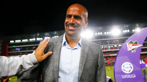 Verón eligió a Medina y Zenón para su mediocampo ideal.