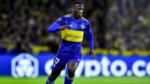 Un detalle que encamina la renovación del contrato de Advíncula con Boca.