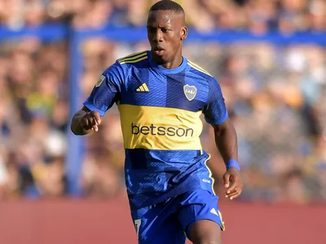 La noticia que recibió Advíncula de Europa en medio de la negociación con Boca por su renovación