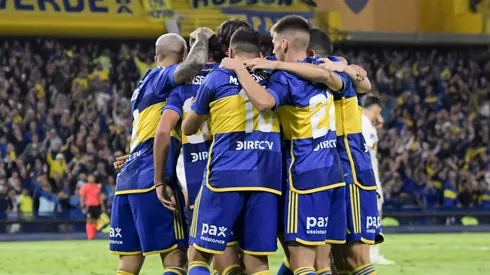 Abrazo de gol en La Bombonera. Foto: Getty