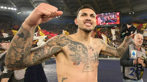 Paredes festeja el triunfo en el clásico romano. Foto: Imago