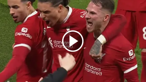 Alexis Mac Allister metió un golazo en Inglaterra.