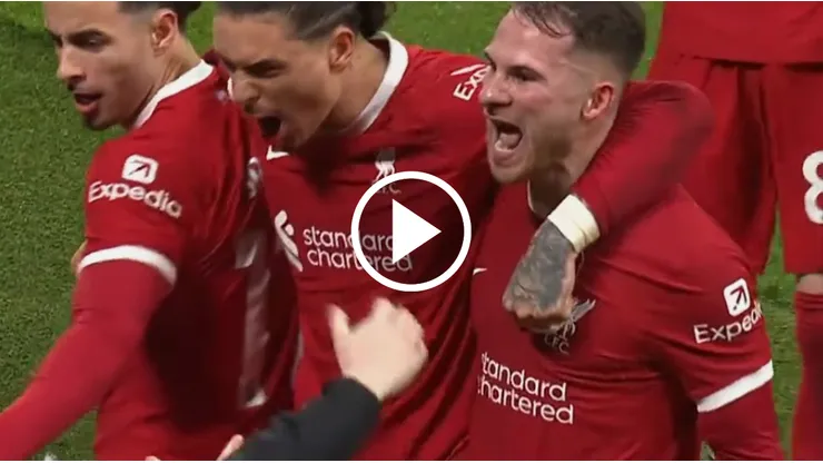 Alexis Mac Allister metió un golazo en Inglaterra.