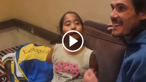 Momento inolvidable para Cavani y la joven hincha de Boca.