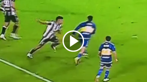 El juvenil de Boca recibió un codazo descalificador.