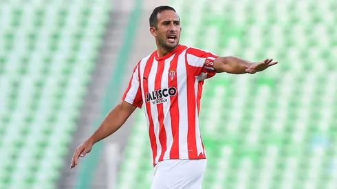 Carlos Izquierdo expresó su enojo con el VAR.