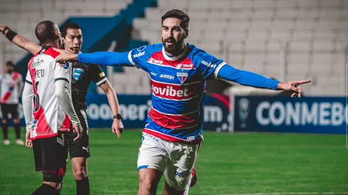 Fortaleza tropezó en Bolivia frente a Nacional Potosí.