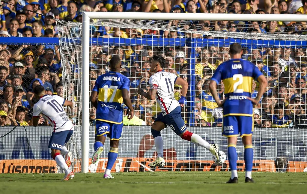 Bareiro, contra Boca. (Getty)