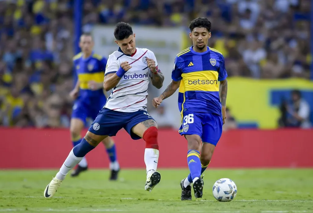Adam Bareiro ante Boca. (Getty)