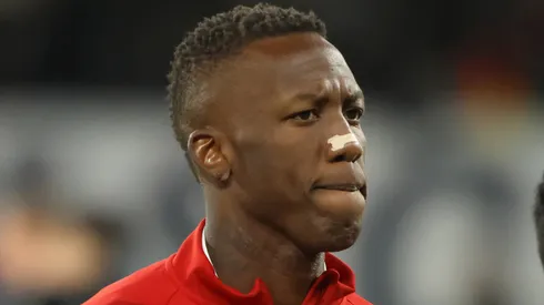 El DT de Perú tomó una determinación con Luis Advíncula vs. Argentina.
