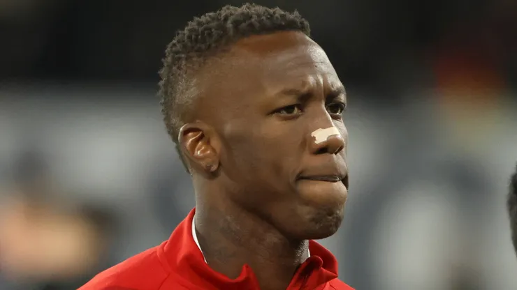 El DT de Perú tomó una determinación con Luis Advíncula vs. Argentina.