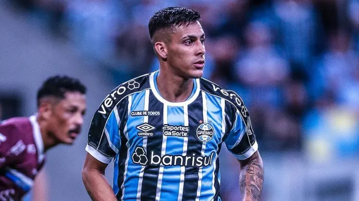 Pavón jugando para Gremio.