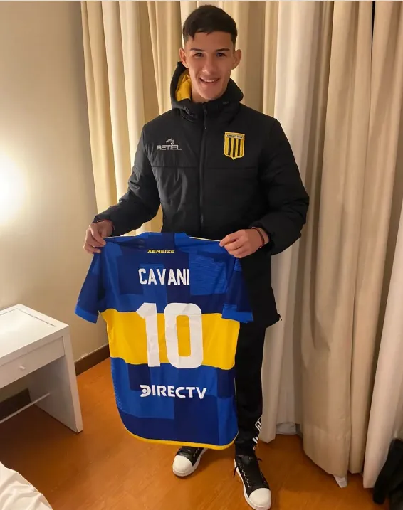 La foto de Elías con la camiseta. (Captura)