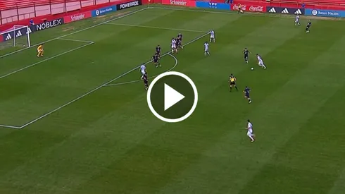 Golazo de Zenón ante Paraguay.