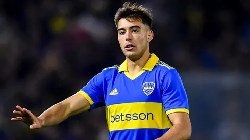 Anselmino es seguido de cerca desde Europa.