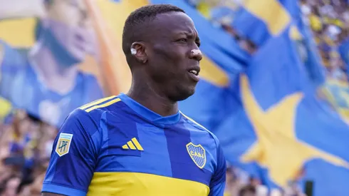 La postura de Advíncula tras su reciente lesión.