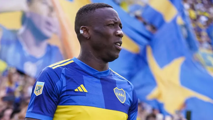 La postura de Advíncula tras su reciente lesión.