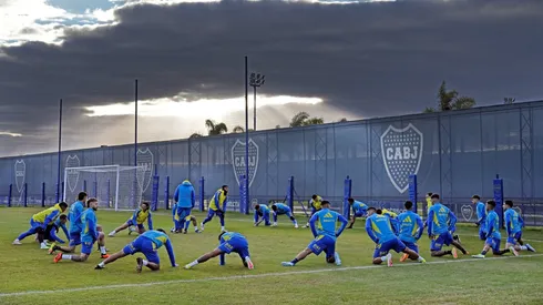 Se confirmó su salida pero sigue entrenando en Boca.