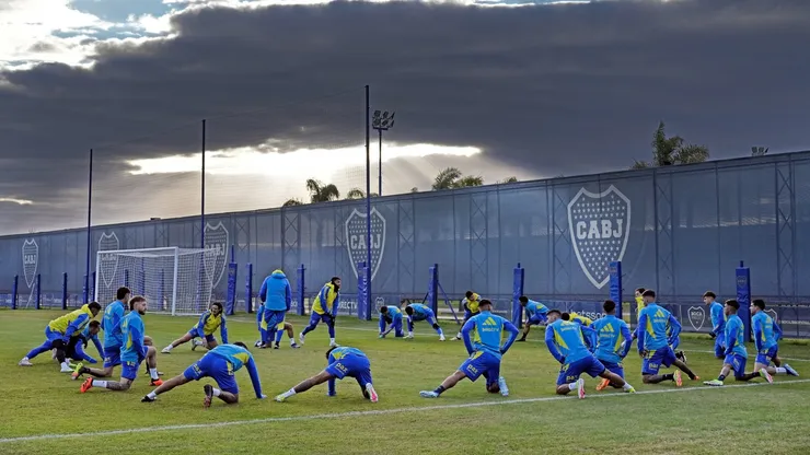Se confirmó su salida pero sigue entrenando en Boca.
