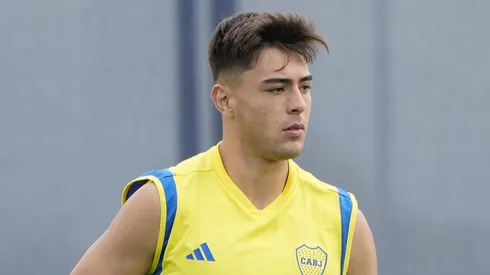 Confirmada la venta de Aaron Anselmino a Chelsea.