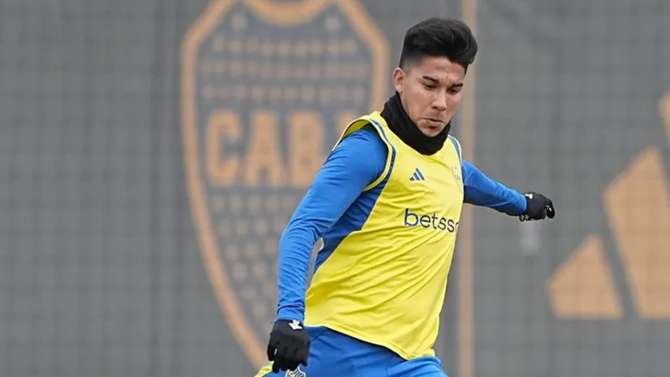 Pol Fernández, ausente para el partido en Ecuador.