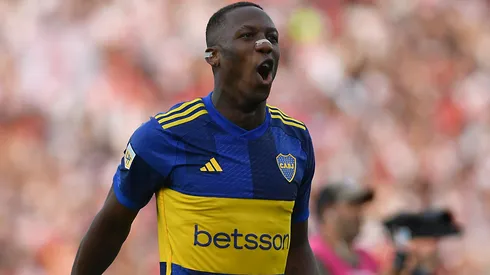 Advíncula hizo un gran avance y Boca se ilusiona.