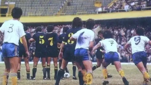 Foto histórica: las camisetas de Boca pintadas con marcador.