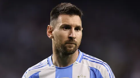 Dos perlitas de Argentina-Ecuador: el insólito pedido de un niño a Messi y el gesto del Dibu Martínez y De Paul durante el himno