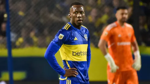 ¿Juega Advíncula contra Independiente del Valle?