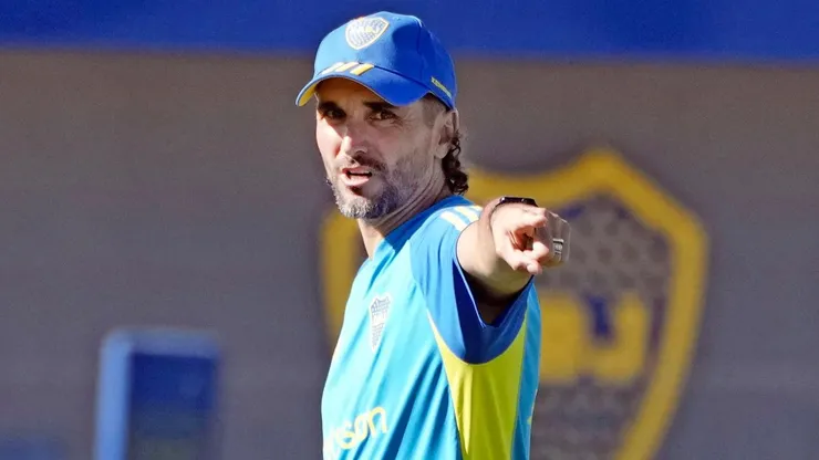 Diego Martínez probó un once en el entrenamiento de Boca.