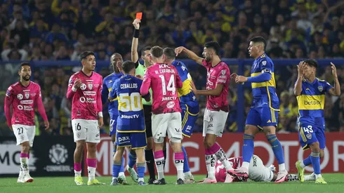 Las expulsiones, un problema recurrente para Boca.
