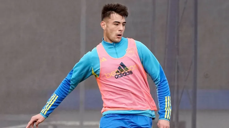 Aaron Anselmino, afuera del partido de vuelta vs. Cruzeiro.