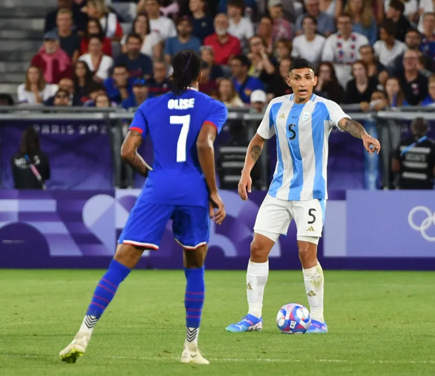 Equi Fernández jugó un gran partido ante Francia. (@Argentina)