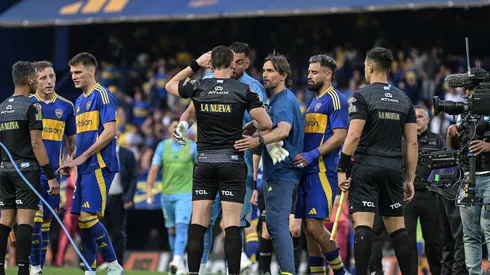 El cuerpo arbitral explicó por qué no fue penal de Armani a Giménez.