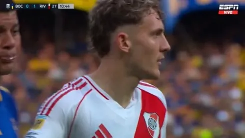 Marcos Rojo escupió a Facundo Colidio.