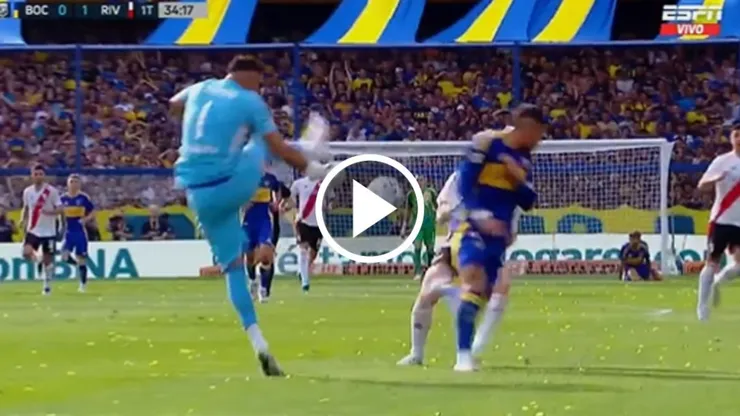 El insólito error de Sergio Romero que pudo haber sido gol de River.