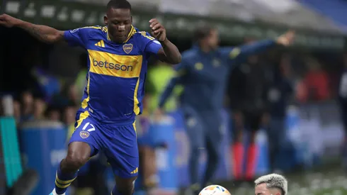 Luis Advíncula, ausente contra Racing.