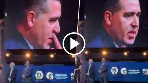 Riquelme no pudo evitar quebrarse en el Salón de la Fama.