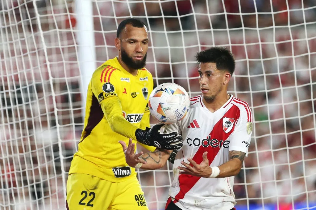 Maxi Meza, desesperado contra Mineiro. (Getty)