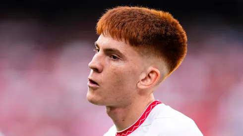 Los hinchas de Sevilla criticaron a Valentín Barco.