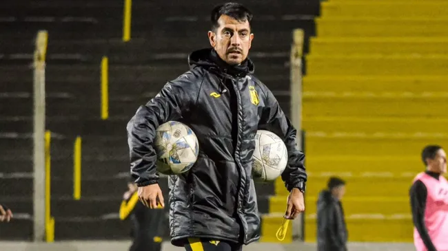 El Tano Gracián está muy cerca de ascender a Primera (Deportivo Madryn)